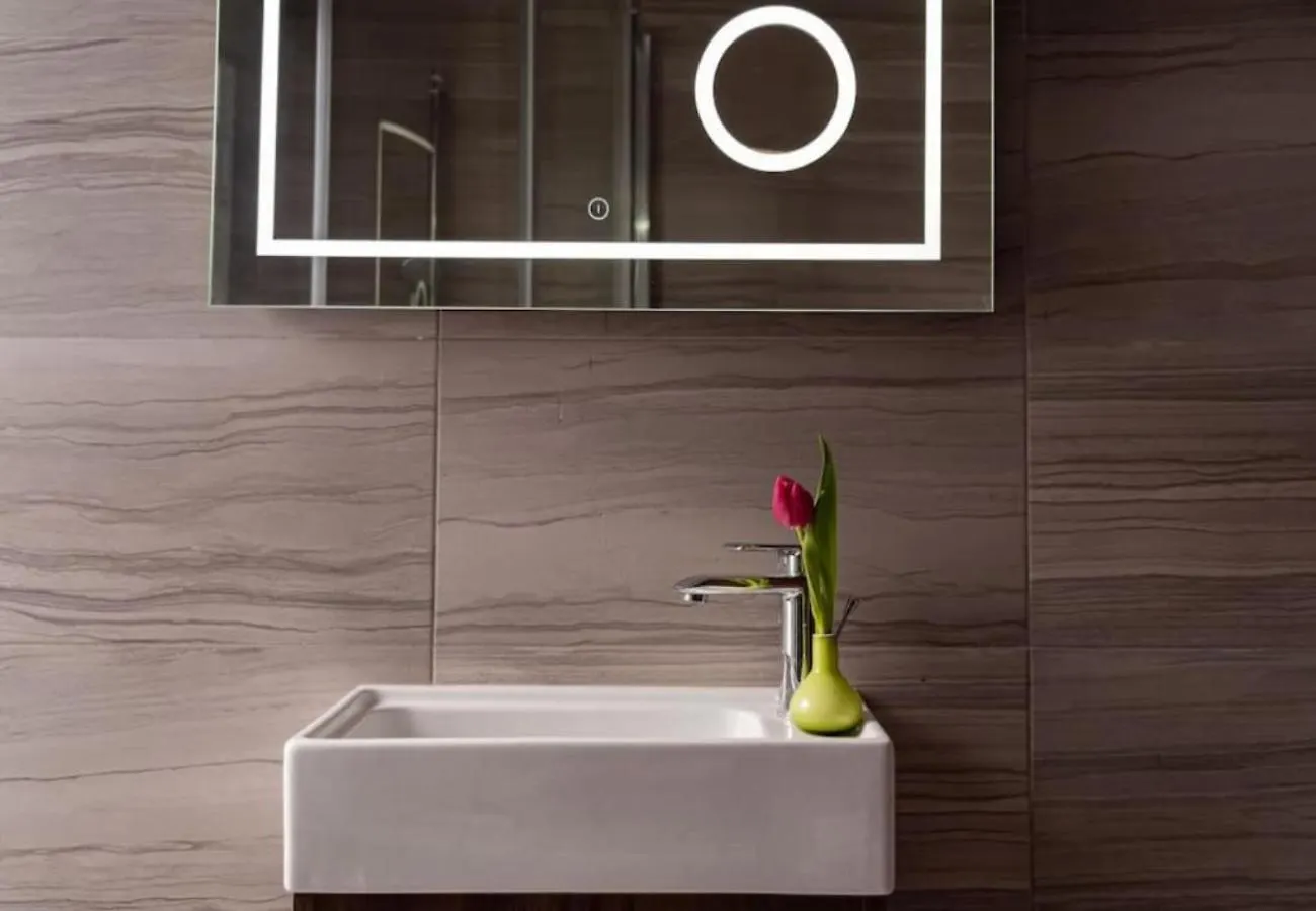 Amazing 2 Bed In Gzira Centre - Designer Finish Apartment Malta